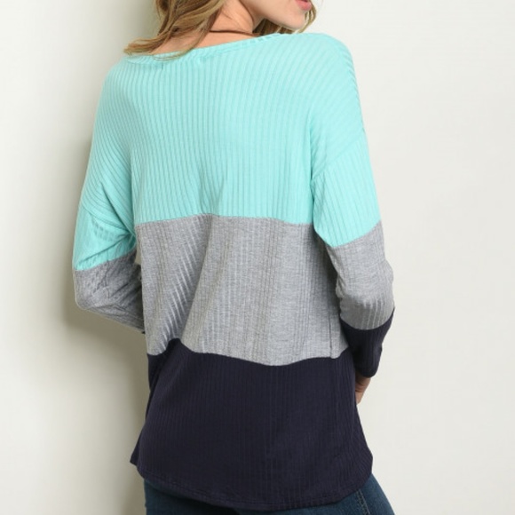 CASUAL TOP - Picture 3 of 3